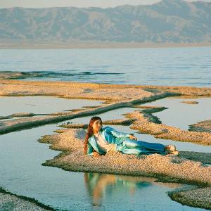 weyes-blood-front-row-seat-to-earth-cover-album
